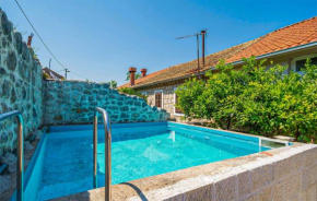 Nice Apartment In Gruda With Kitchen